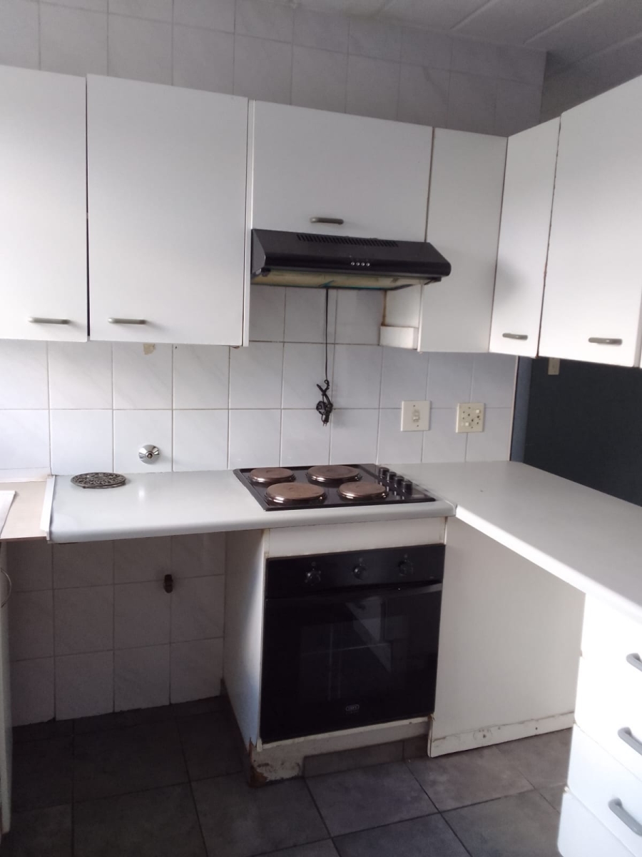 2 Bedroom Property for Sale in Aberdeen Eastern Cape